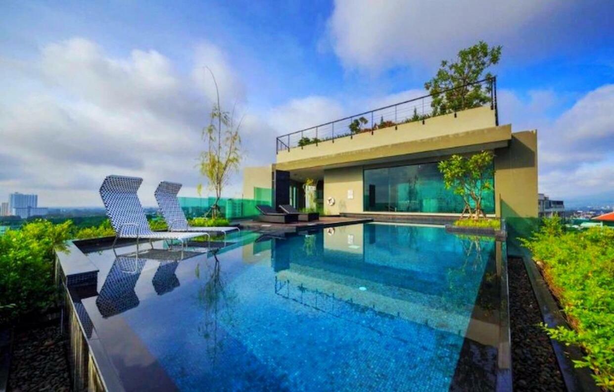 The Astra Suites Chiang Mai Exterior photo